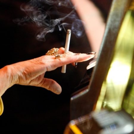 Hard Rock Boss Confers With NJ Governor on Casino Smoking